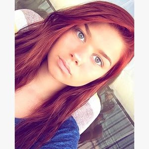 Meet your Posher, Kayla